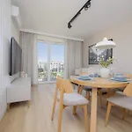 Elegant In With Air Conditioning And Parking By Renters Prestige *