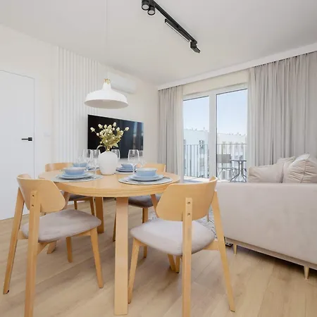 Apartament Elegant In With Air Conditioning And Parking By Renters Prestige *
