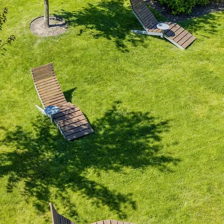 Elegant In With Air Conditioning And Parking By Renters Prestige *