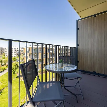 Elegant In With Air Conditioning And Parking By Renters Prestige *