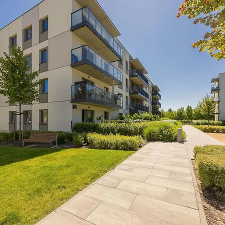 Elegant In With Air Conditioning And Parking By Renters Prestige * ワルシャワ