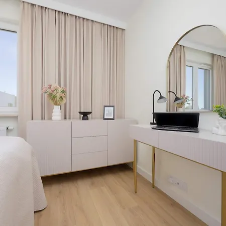 Elegant In With Air Conditioning And Parking By Renters Prestige * 바르샤바