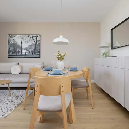 アパート Elegant In With Air Conditioning And Parking By Renters Prestige