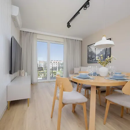 Elegant In With Air Conditioning And Parking By Renters Prestige *