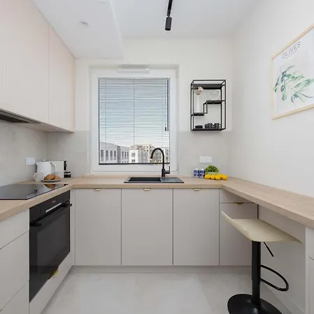 アパート Elegant In With Air Conditioning And Parking By Renters Prestige