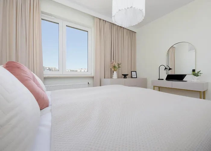 Apartment Elegant In With Air Conditioning And Parking By Renters Prestige Warschau