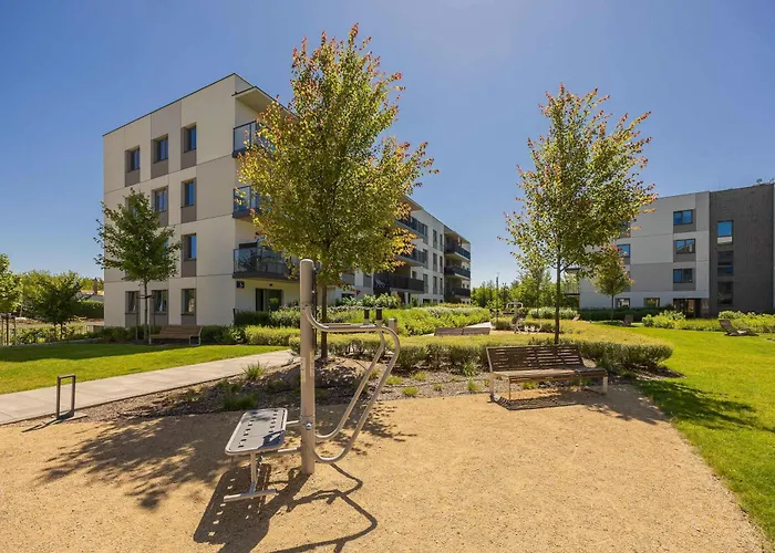 Elegant In With Air Conditioning And Parking By Renters Prestige Apartment *