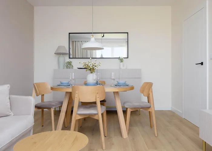 Elegant In With Air Conditioning And Parking By Renters Prestige Apartment *