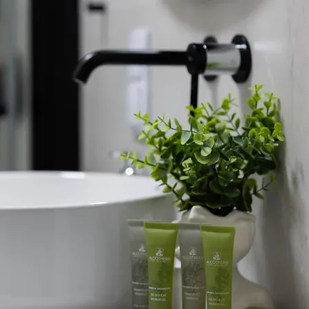 Elegant In With Air Conditioning And Parking By Renters Prestige Appartement Warschau