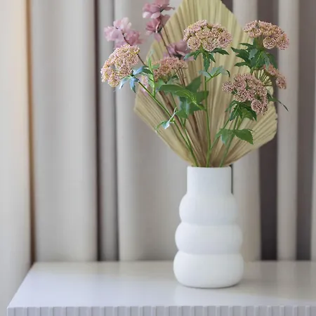 Elegant In With Air Conditioning And Parking By Renters Prestige Appartement *