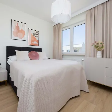 Elegant In With Air Conditioning And Parking By Renters Prestige Appartement